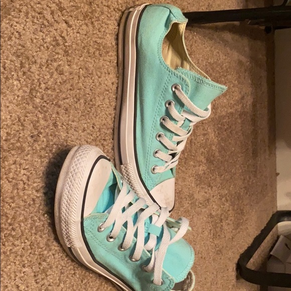 Convers - Picture 2 of 4